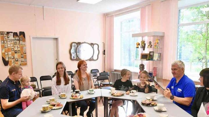 парфенчиков вручает документы на землю