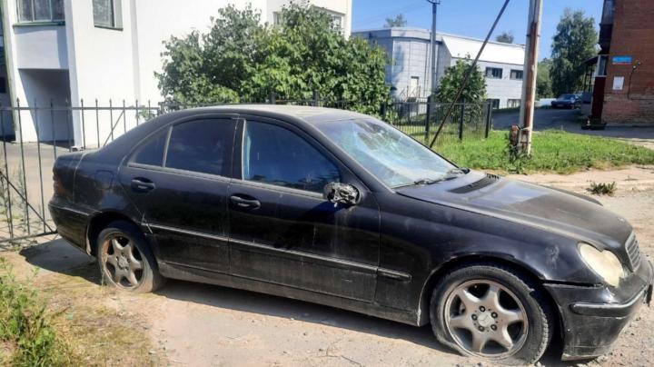 брошенный автомобиль