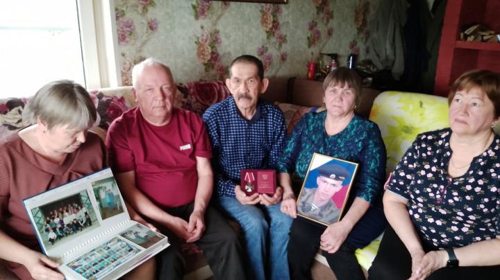 родные погибшего бойца помнят его