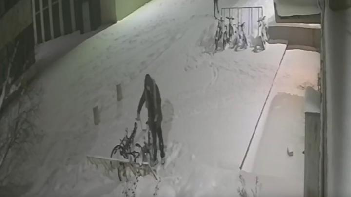 человек с велосипедом