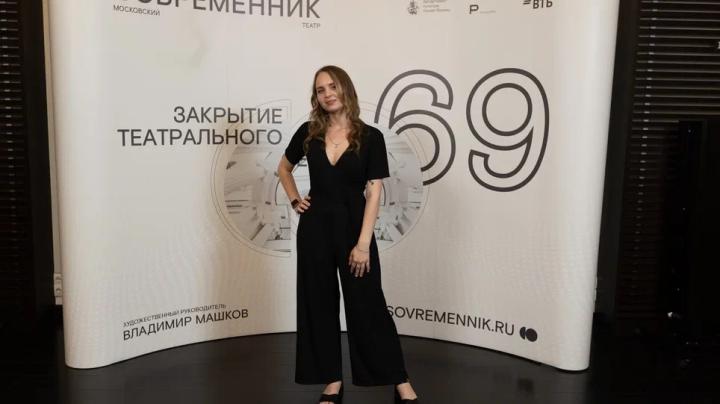 Саша Степанова в Современнике