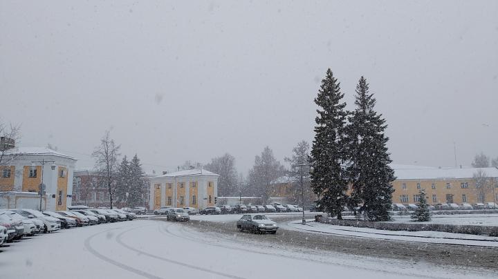 Снегопад в Петрозаводске, площадь Ленина