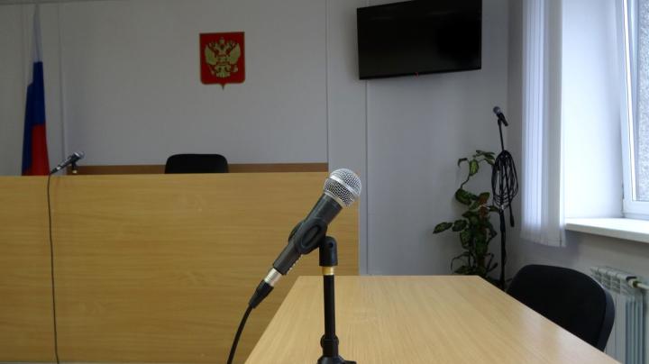 Микрофон в зале суда Петрозаводска
