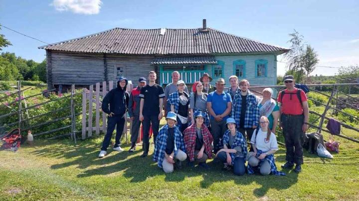 волонтеры на острове Кижи