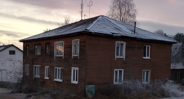 дом в Эссойле с протекающей крышей