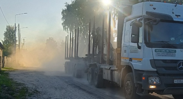 Пыльная городская дорога