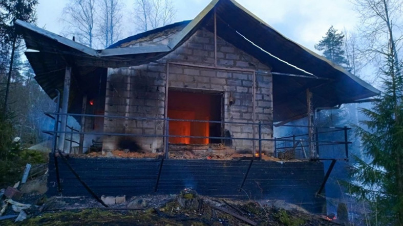 горящий дом