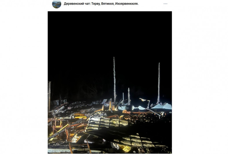 сгоревший дом в поселке