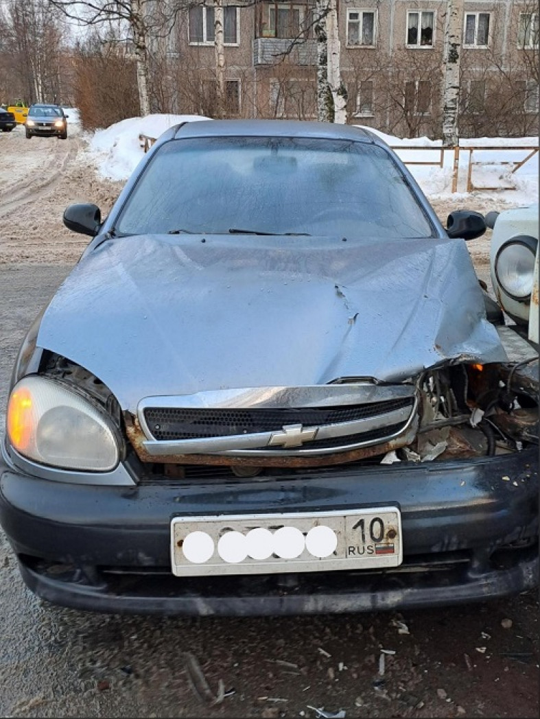 Женщина пострадала в дорожной аварии в Петрозаводске | 25.01.2024 | Новости  Петрозаводска - БезФормата