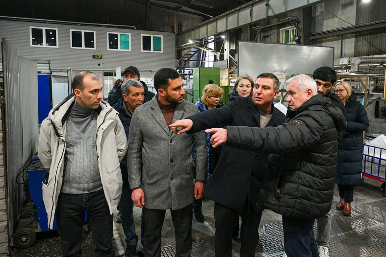 Армяне на заводе Эфэр