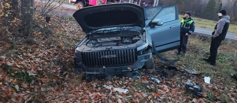попавший в ДТП автомобиль