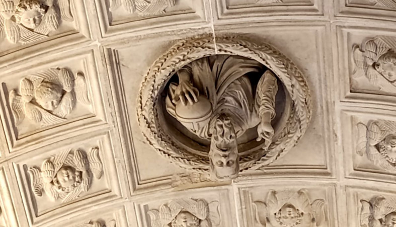 Внутри собора в Трогире