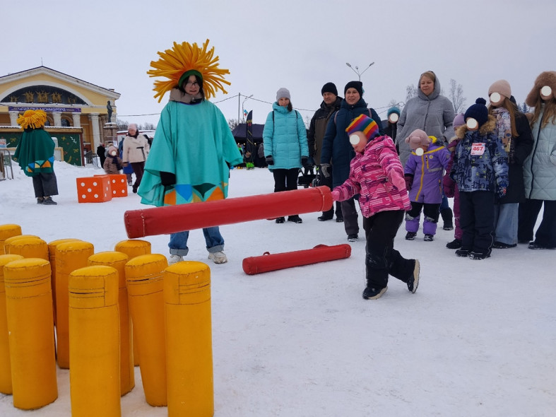 дети игры на Кирова