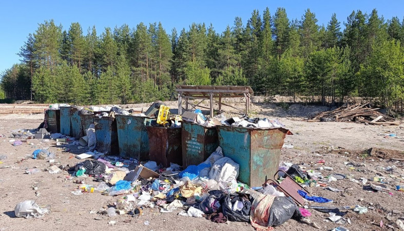 Мусор в поселке Шалговаара