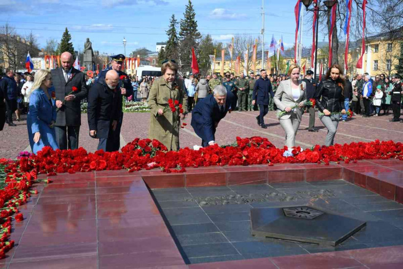 Возложение цветов