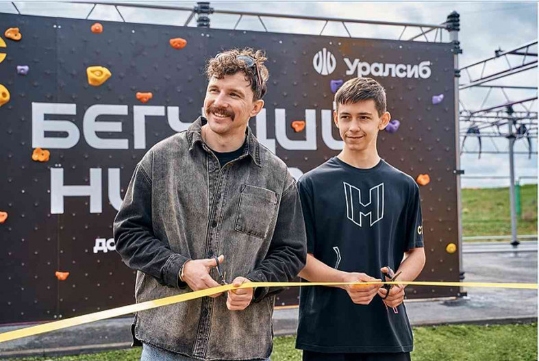 василий артемьев и михаил лапшичев