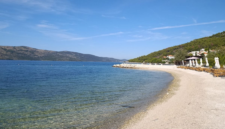 Пляж около отеля