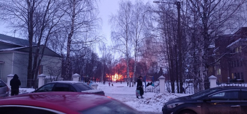 здание пожар ПТЗ говорит