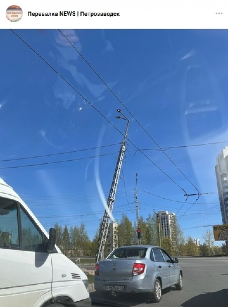 столб