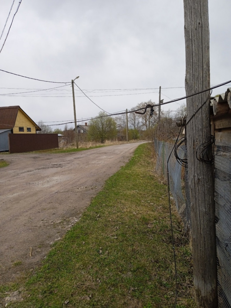 Упавший столб в Олонце: трагедии только чудом удалось избежать | 02.05.2023  | Новости Петрозаводска - БезФормата