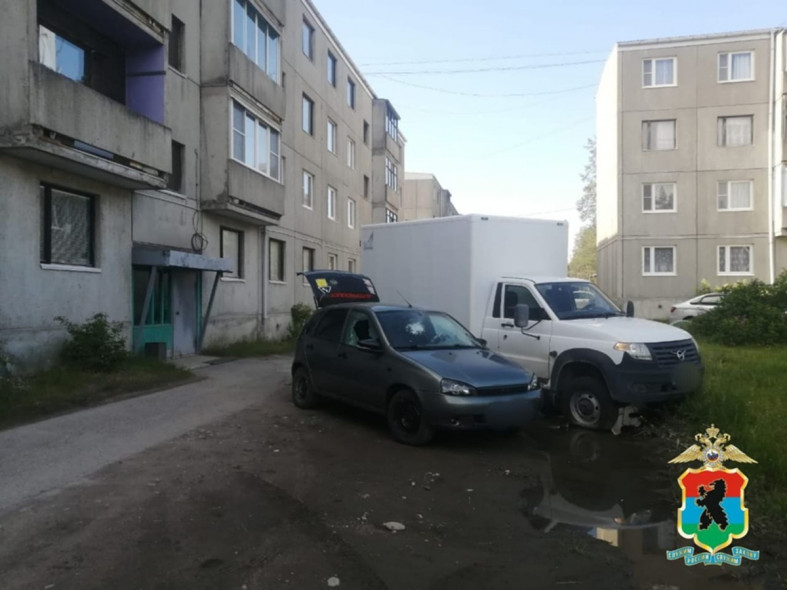расстрелянный автомобиль