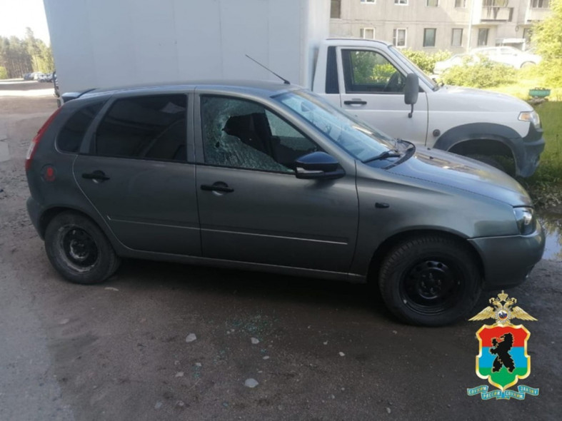 расстрелянный автомобиль