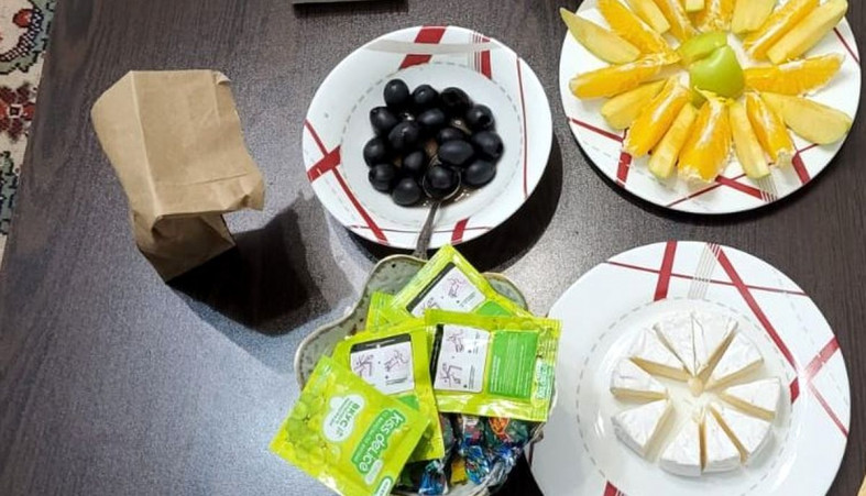 Сыр, фрукты, оливки