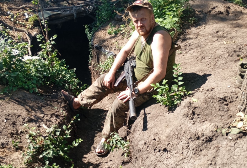 В окопе, жара