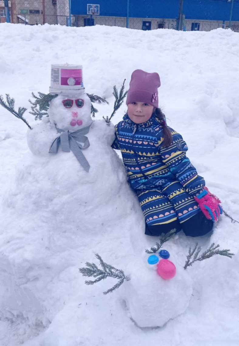 девочка и снеговик