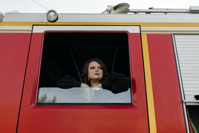 Виктория в пожарной машине