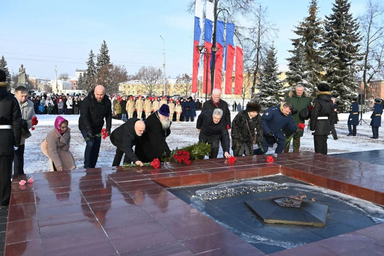 возложение цветов