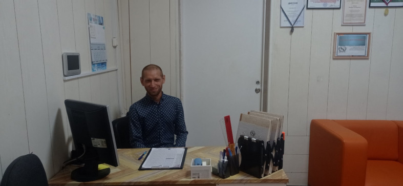 Алексей, дежурный по общежитию 