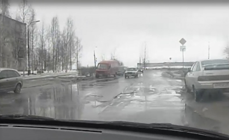 ямы на дороге