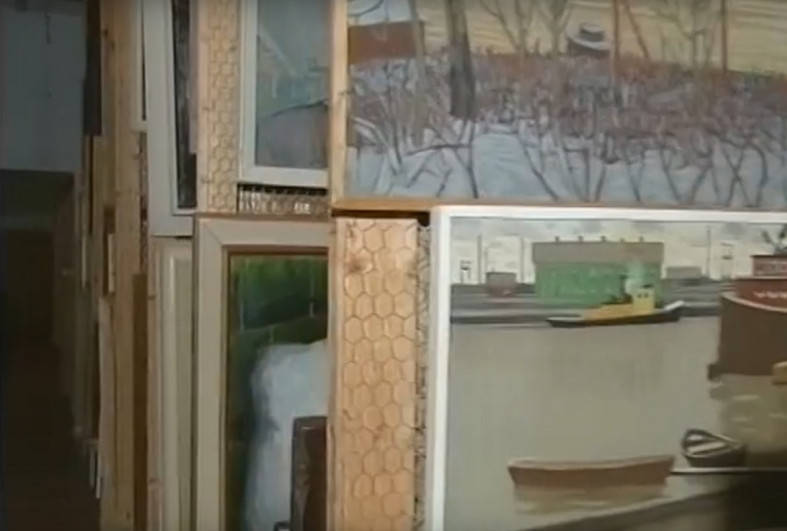 картины в хранилище
