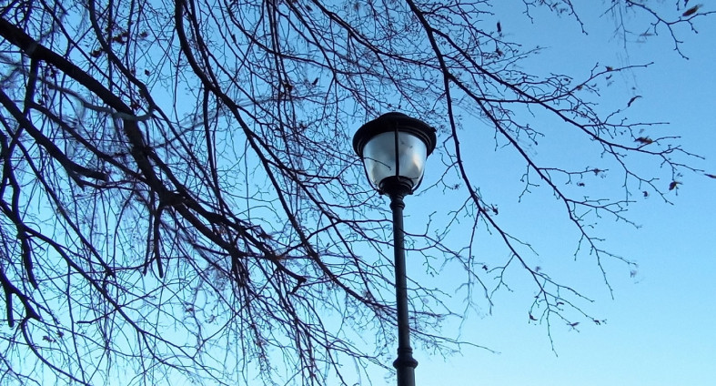 Фонарь в городе