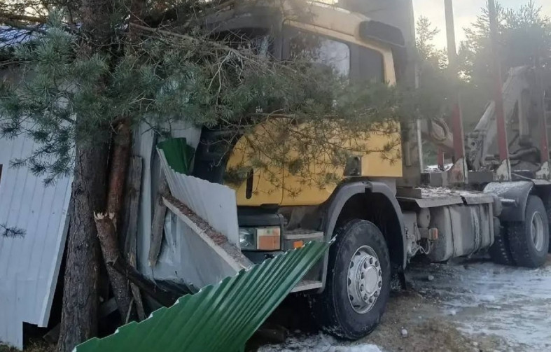 ДТП с лесовозом