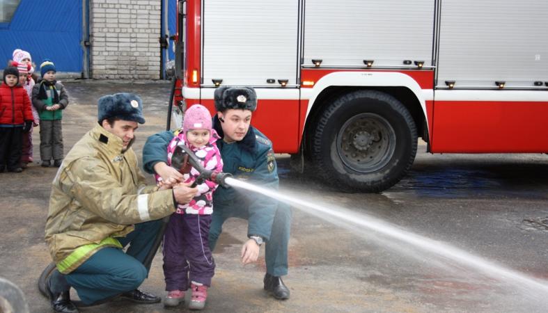 Стали пожарными. 1 Пожарная часть Петрозаводск. Пожарная часть 4 Петрозаводск. ПЧ Петрозаводск. Пожарная часть по Петрозаводской.