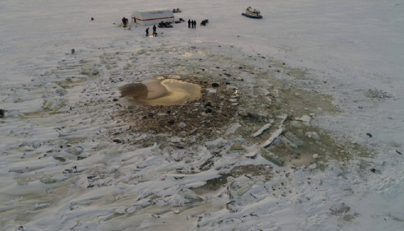 Тело одного из членов экипажа Ми-8 поднято из Онежского озера