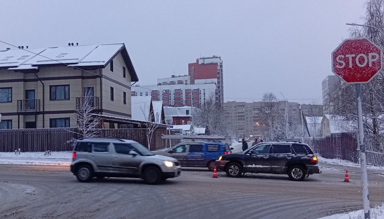 авария на перекрестке авария на перекрестке