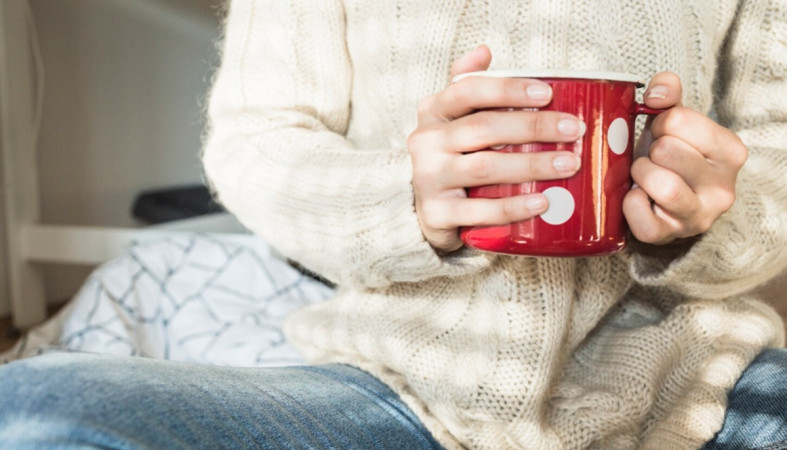 чашка в руках