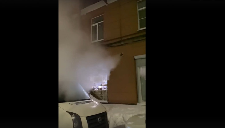 пар из стены дома пар из стены дома