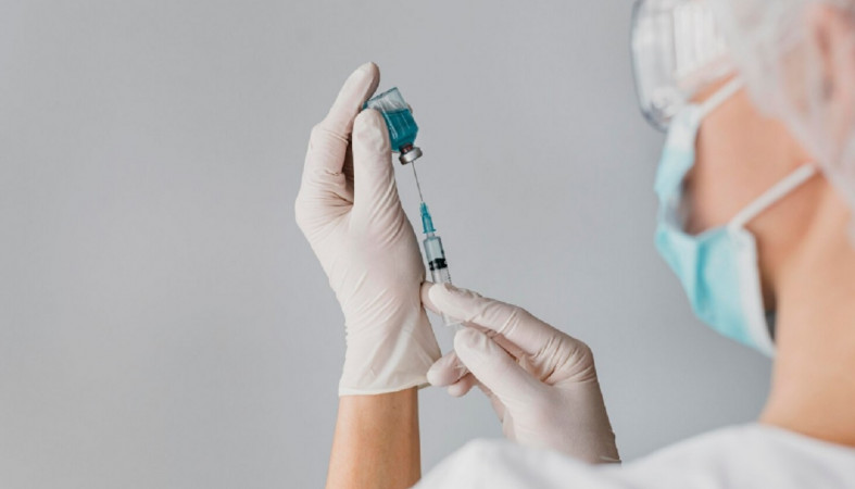 медсестра и укол