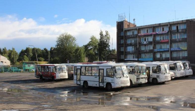 Автобусы петрозаводск. Петрозаводск автобусы Карелавтотранс. Автобус Петрозаводск Беломорск. Автовокзал автобусы Карелавтотранс. Беломорск автовокзал.