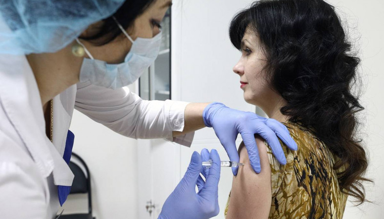 Минздрав России уточнил порядок вакцинации от коронавируса