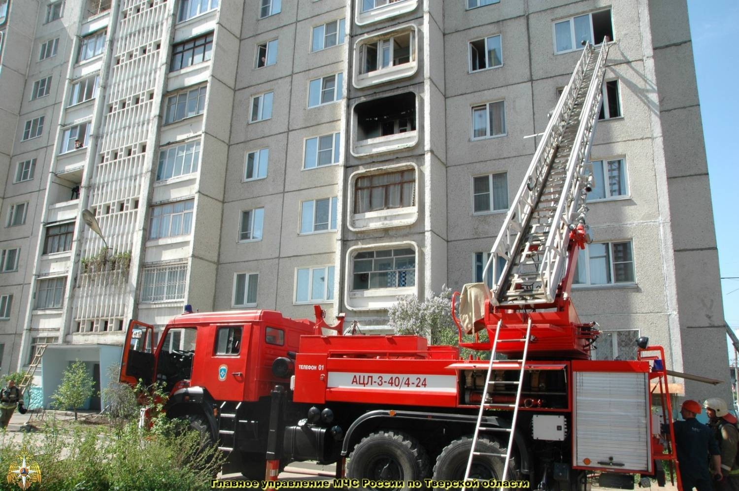 Чтобы попасть к подопечному, соцработнику понадобилась помощь пожарных |  Петрозаводск ГОВОРИТ | Газета 