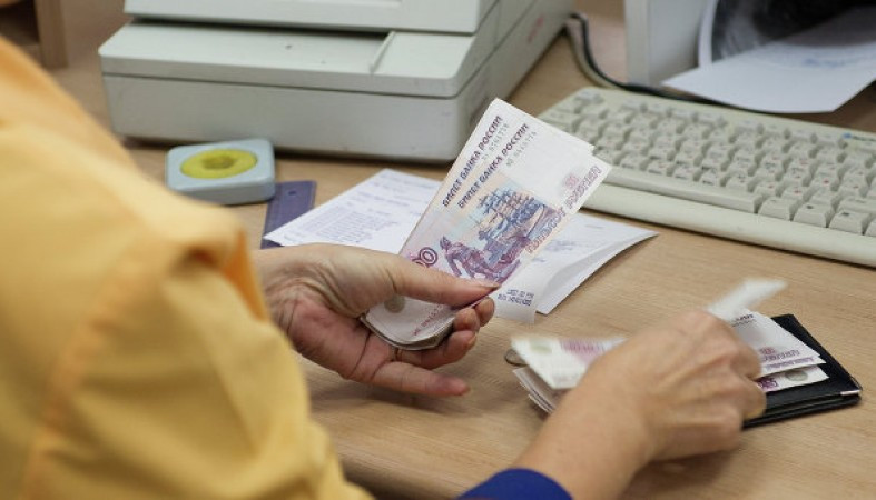 Медведев подписал распоряжение об индексации социальных пенсий с апреля Медведев подписал распоряжение об индексации социальных пенсий с апреля