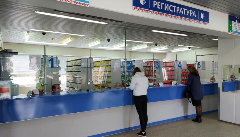 Проблемой записи к врачам в поликлинике Костомукши занялся министр