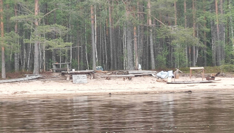 мусор на берегу Кимасозера
