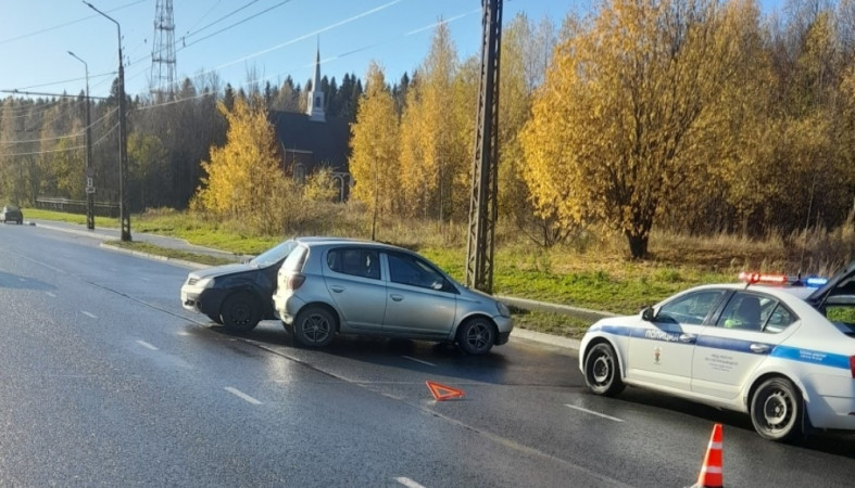 попавшие в ДТП машины