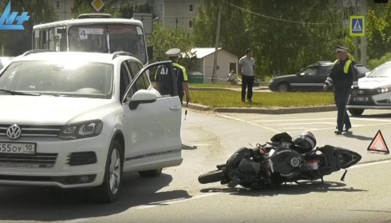 Авария на Древлянке создала километровую пробку